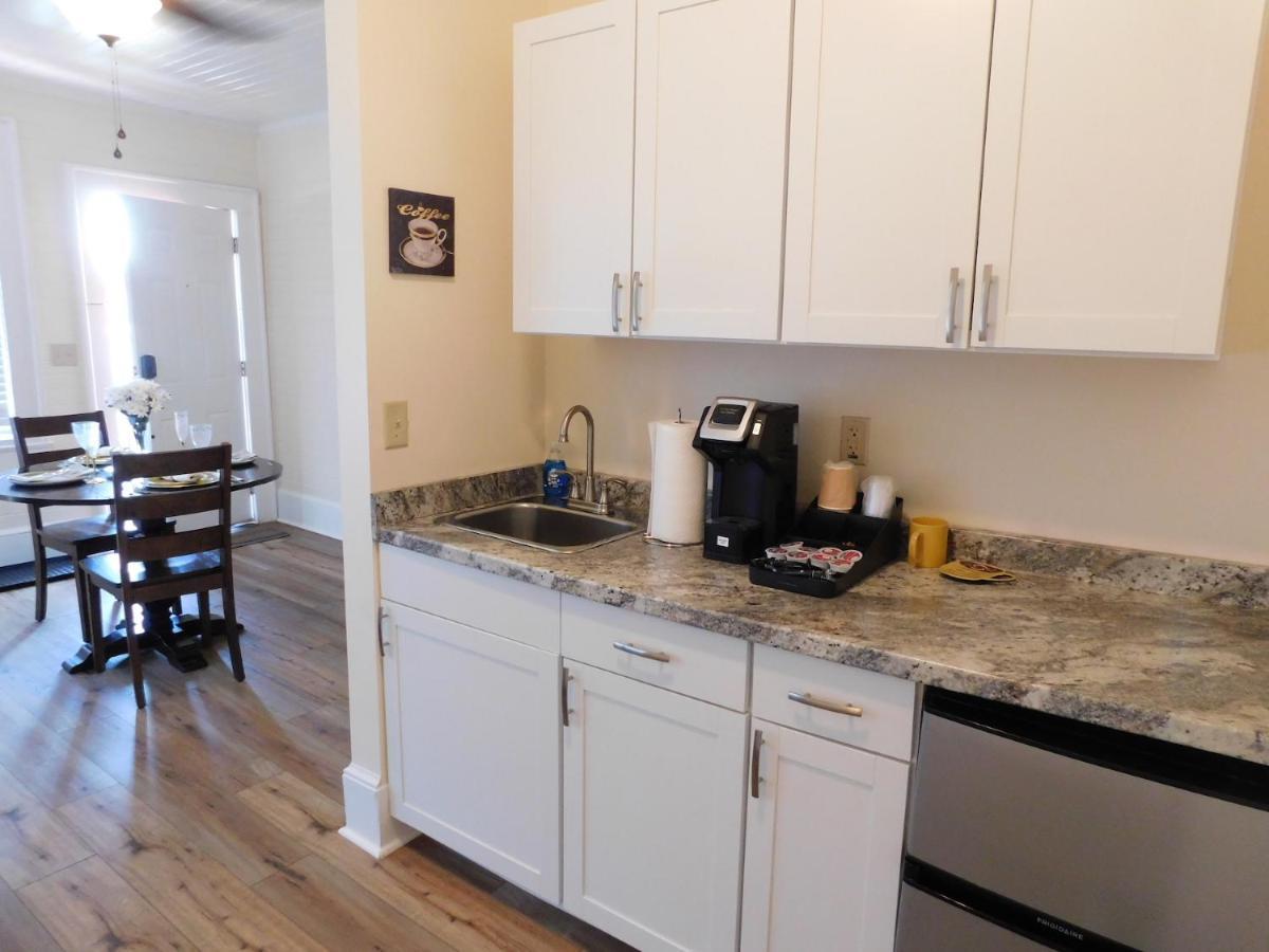 Lawrence Village Bed And Breakfast Swainsboro ภายนอก รูปภาพ