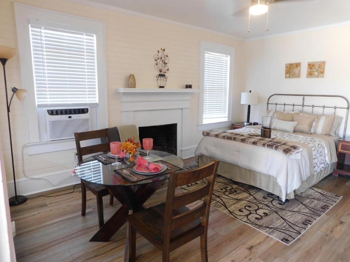 Lawrence Village Bed And Breakfast Swainsboro ภายนอก รูปภาพ