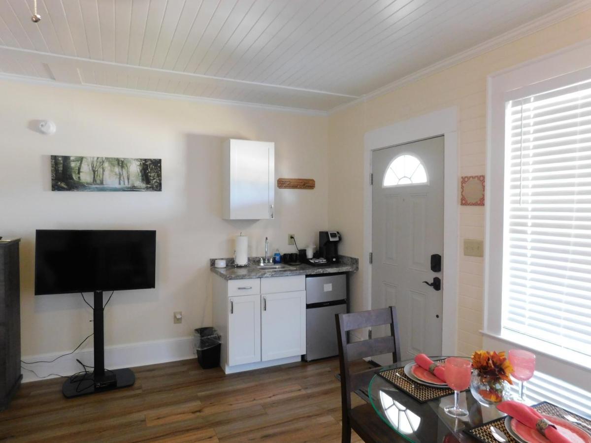 Lawrence Village Bed And Breakfast Swainsboro ภายนอก รูปภาพ